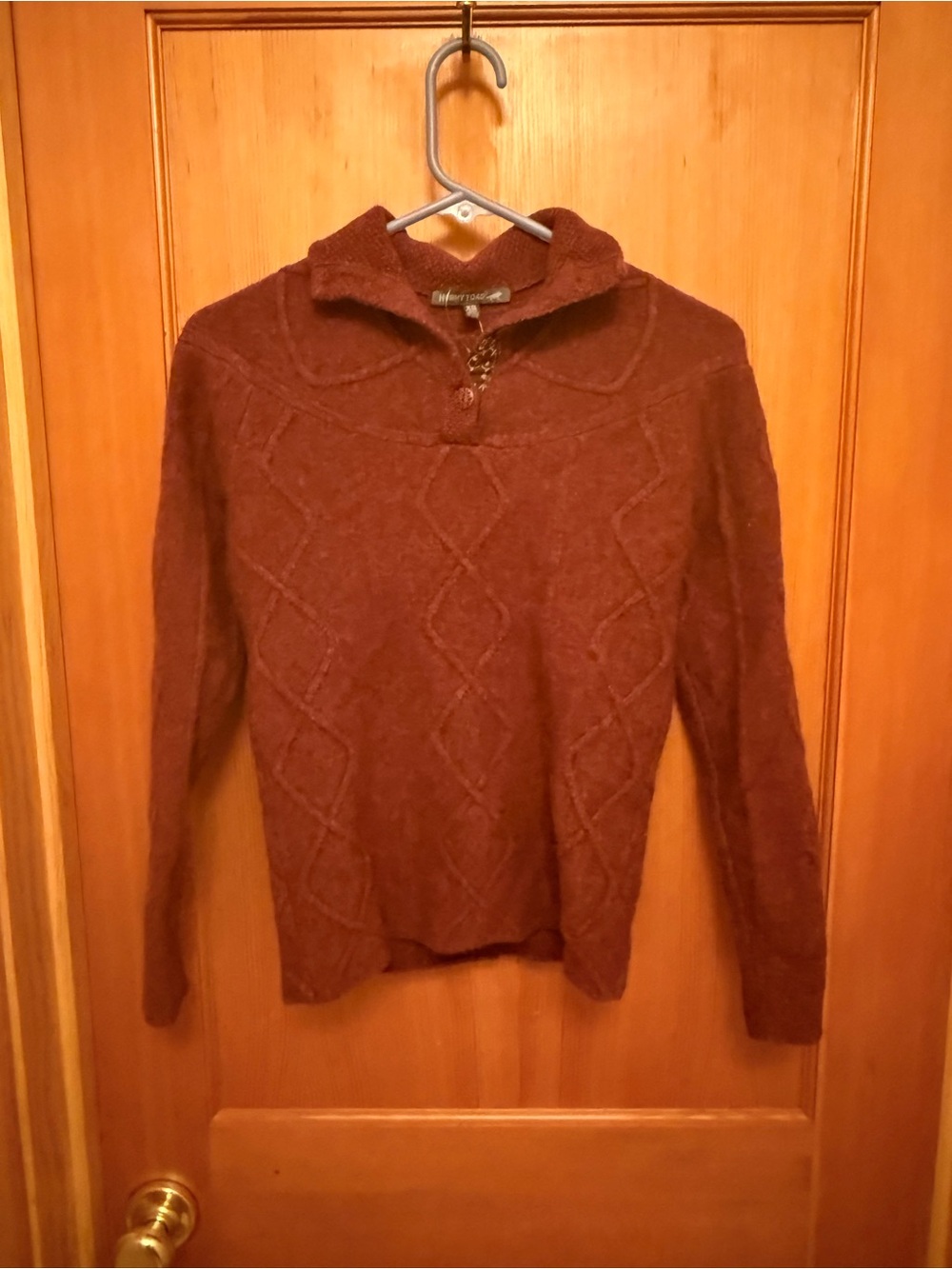 Title: Horny Toad Joana Lambswool Cable 
Knit Sweater XS Burgundy Button Placket